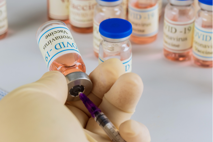Por que doenças pós-injeção COVID estão sendo ignoradas em defesa da indústria farmacêutica?